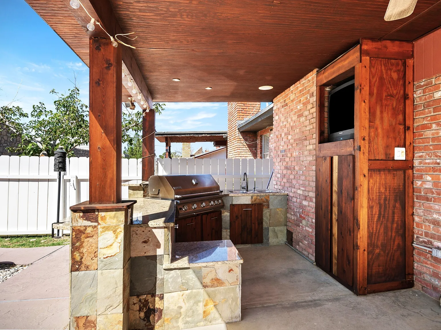 3 bed, 1550 sqft, $1,895 — Photo 3