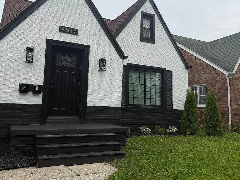 4517 Douglas Rd — Photo 1