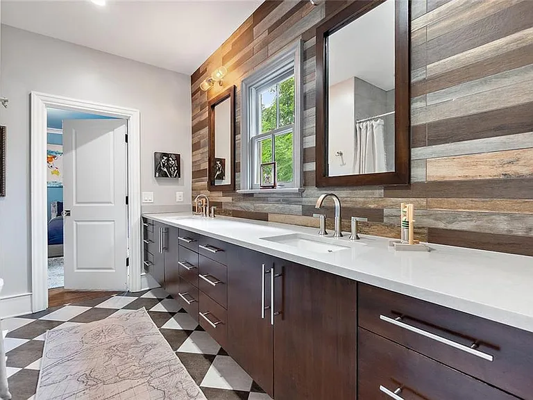 91 Park Cir NE — Photo 46