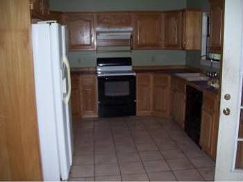 4th image of 26241 Camille Dr