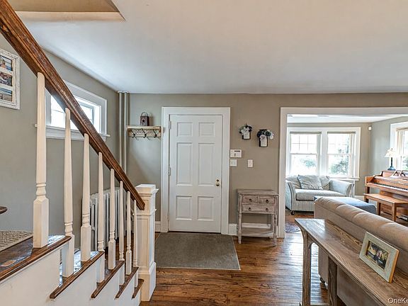 3rd image of 75 Bar Beach Road