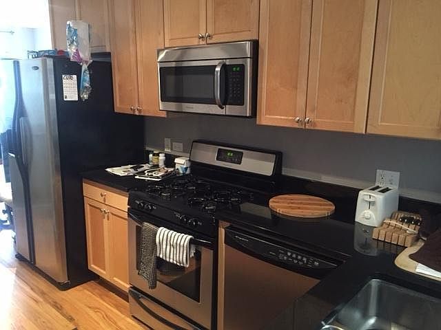 1st image of 1156 W Cornelia Ave