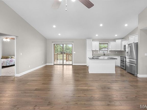 5th image of 2634 Cortland Dr