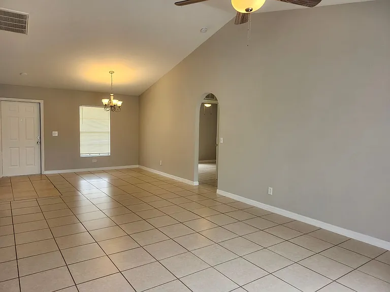 1110 Hightower Ave S — Photo 9
