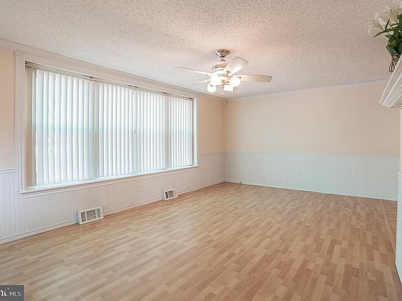5th image of 3022 Holme Ave