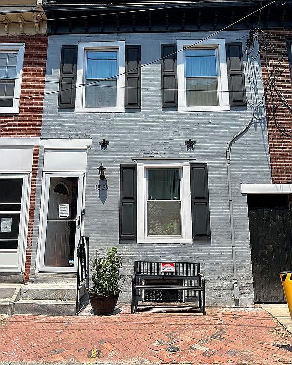 2nd image of 1825 Olive St