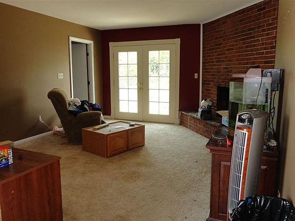 2nd image of 1025 Burchcliff Cir
