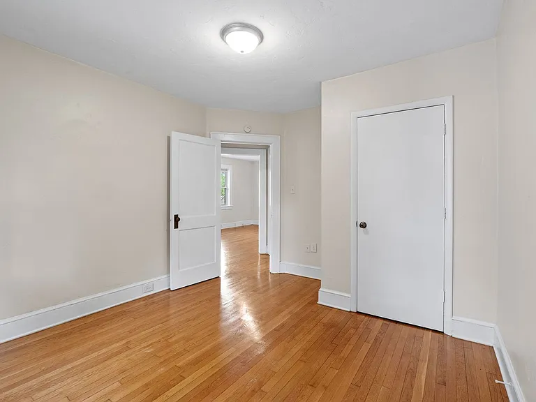 Gilmer Apartments — Photo 16