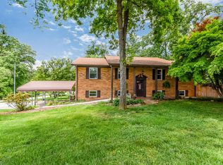 140 Westmorland Dr, Maryville, TN 37803