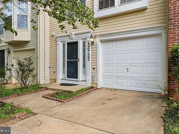 3rd image of 13722 Palmetto Cir