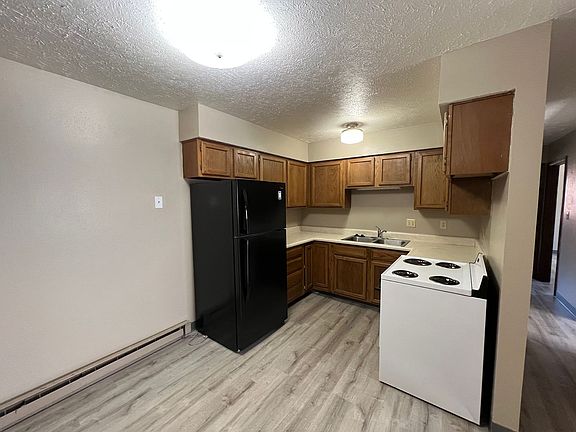 3rd image of 1610 Hillview Dr #6