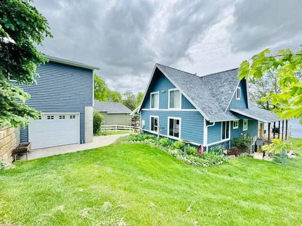 1022 Ottland Shrs, Lake Odessa, MI 48849