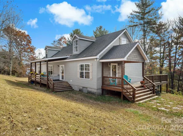 286 Overlook Dr, Spruce Pine, NC 28777