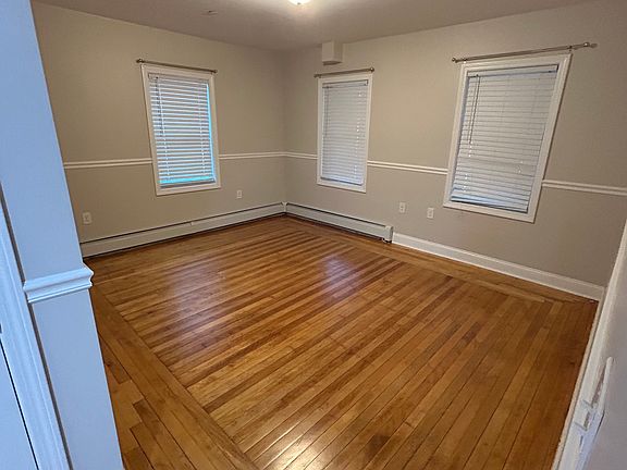 2nd image of 601 Wood St #1F