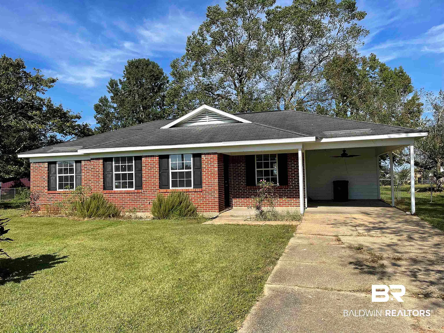 3 bed, 1.0 bath, 1010 sqft, $1,650 — Photo 2