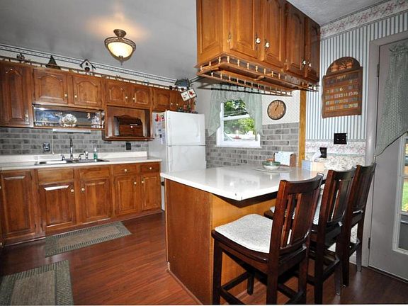 5th image of 315 Leonard Dr