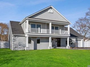 150 Awixa Ave, Bay Shore, NY 11706