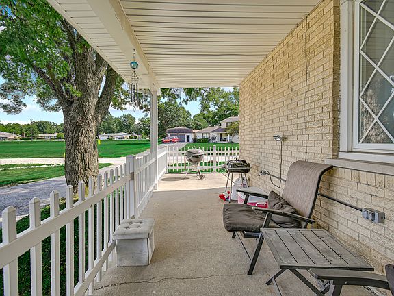 3rd image of 8622 W 90th Pl