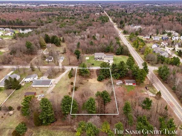 6537 Martin Rd, Norton Shores, MI 49444