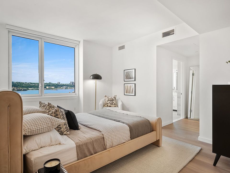 1st image of 266 W 96th St #2001