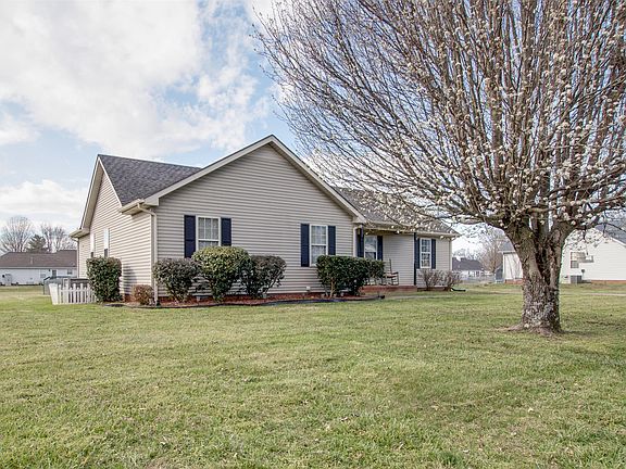 3rd image of 225 Daly Dr