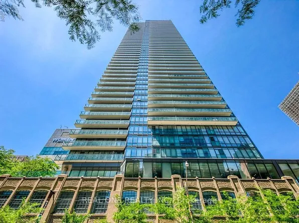 832 Bay St #3703, Toronto, ON M5S 1Z6