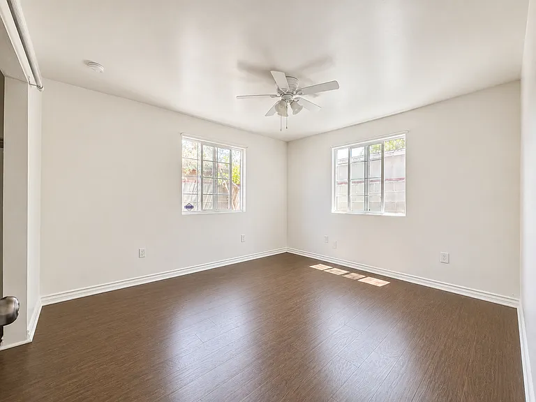 14174 Osborne St — Photo 4