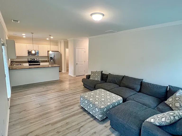 108 Horncastle Ct — Photo 8