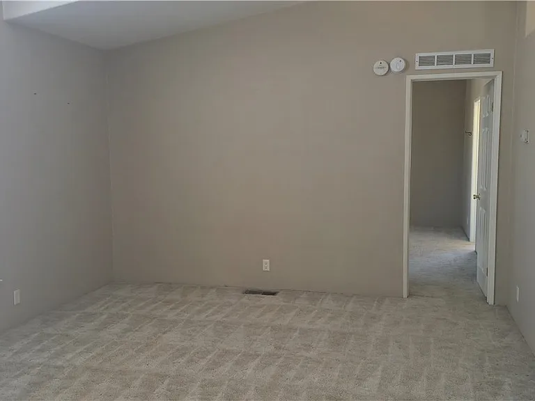 840 E Country Place Rd — Photo 4