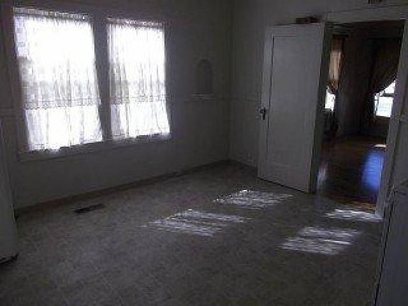 5th image of 164 N 26th St