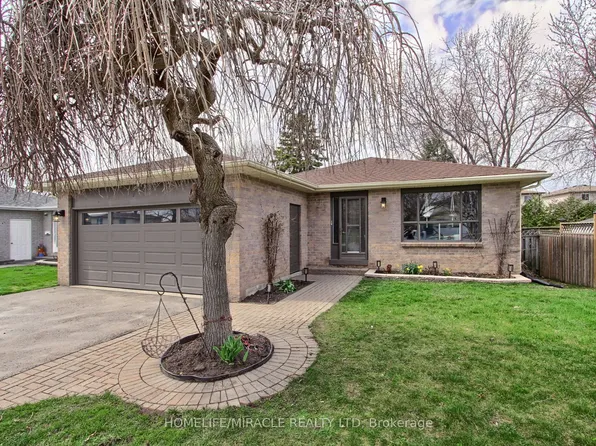 30 Northgate Dr, Bradford West Gwillimbury, ON L3Z 2H5