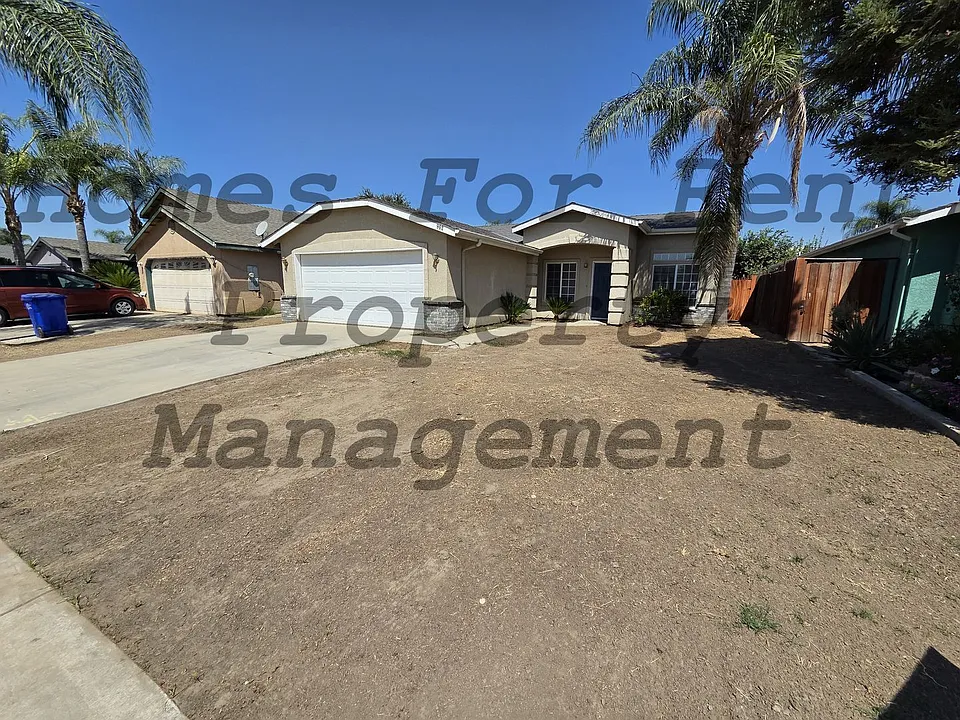 902 W Springville Ave