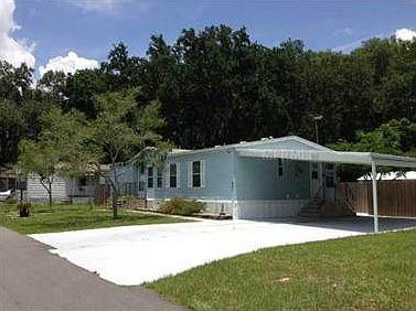 2nd image of 821 Oakwood Cir