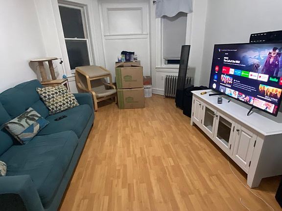 4th image of 7535 Metropolitan Ave #2