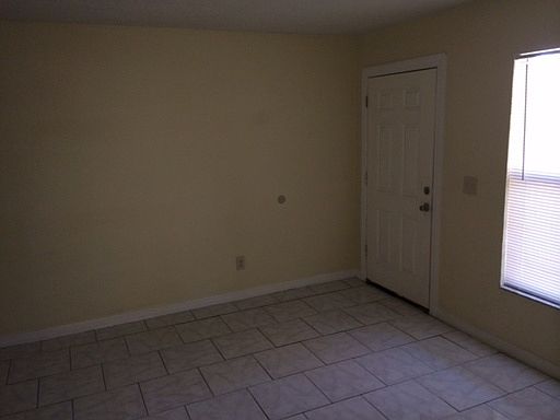 3rd image of 11729 N 12th St APT 9