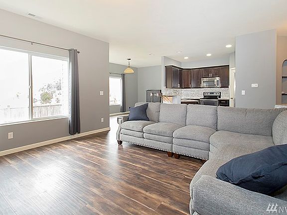 4th image of 3219 Garnet St SE