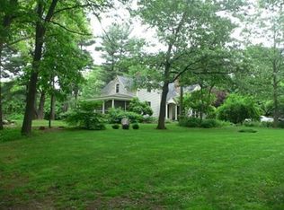 34 Lakemans Ln, Ipswich, MA 01938