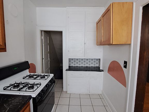 5th image of 293 E Northwood Ave