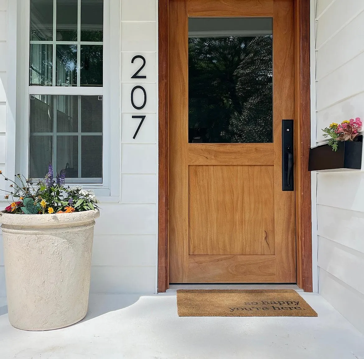 3 bed, 1304 sqft, $2,000 — Photo 1