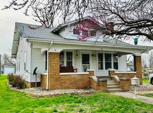 521 S 7th St, Mitchell, IN 47446