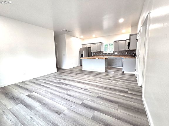 4th image of 1102 Y Ave