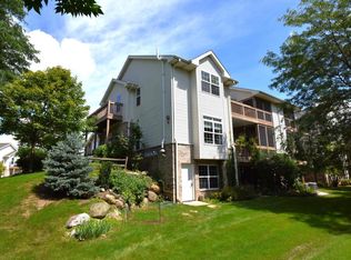 9233 S 51st St, Franklin, WI 53132
