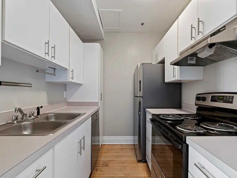 Idaho Building Apartments — Photo 23