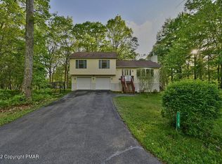 116 Kangaroo Ct, Bushkill, PA 18324