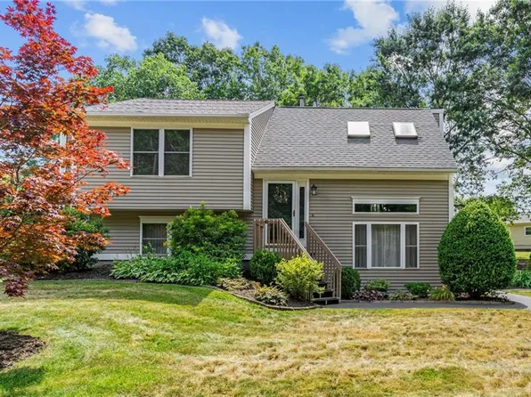 5 Haywood Rd, Coventry, RI 02816
