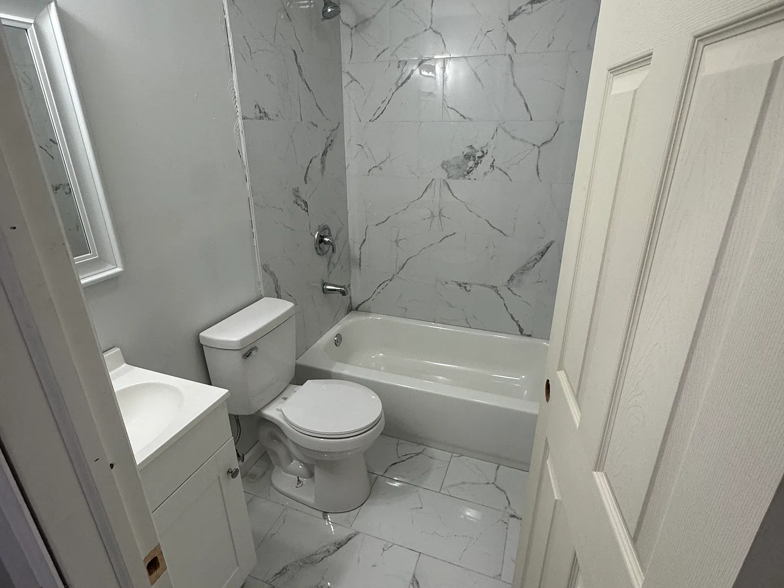2 bed, $1,300 — Photo 2