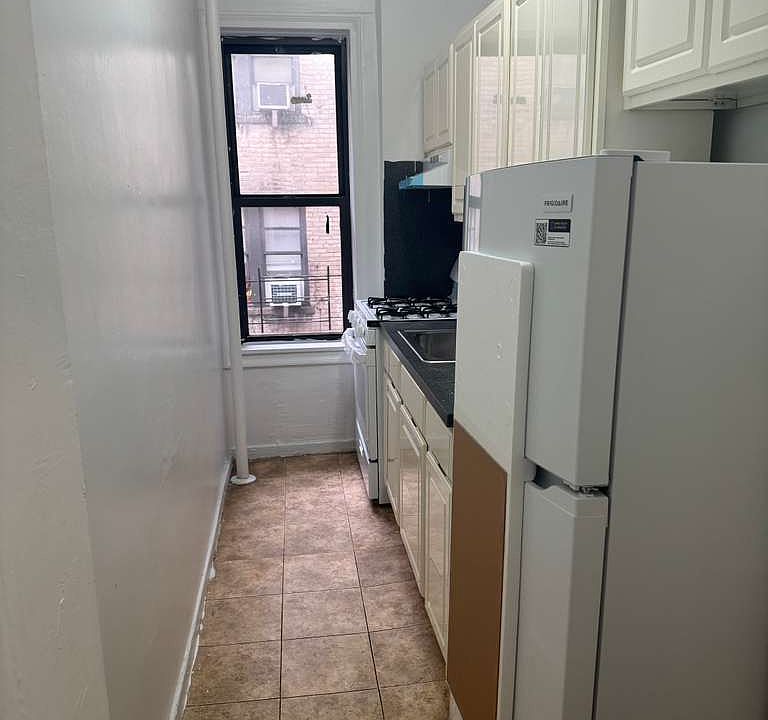 1st image of 93 Payson Ave Unit 4B