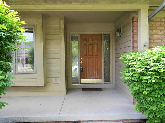 2nd image of 687 Venetian Way
