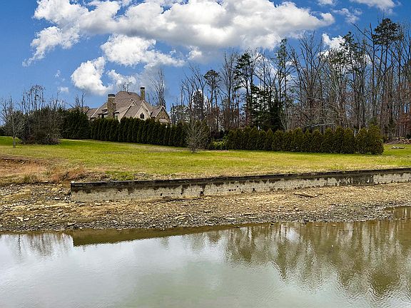 5th image of S Northshore Dr