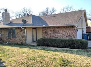 606 Mary Lee Ln, Edmond, OK 73034